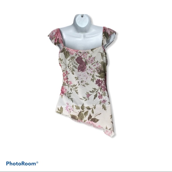 🛍CoolWear USA Asymmetrical Floral Top w/Ruffles - Picture 2 of 5